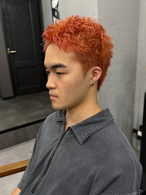 WAVY 桜木町店×派手髪スパイキーショート