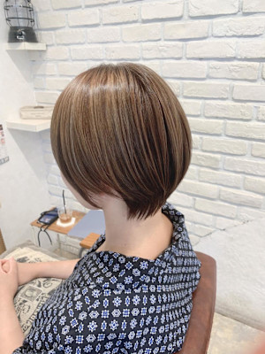 【MAGIC 小名木】丸みショート＆アッシュカラー