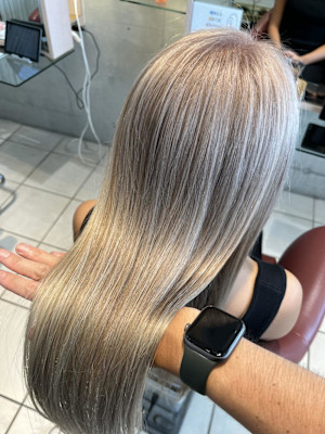 ホワイトベージュ