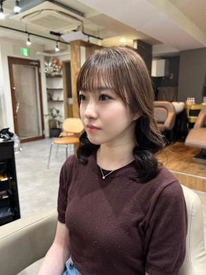 メディアムにもコテ巻き風パーマ