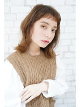 ミディアムボブ　ハイライトベージュ