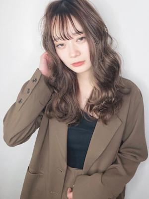 【透明感のある】アッシュベージュロング