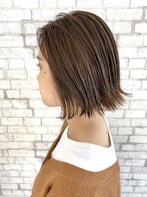 切りっぱなしボブ　イルミナカラーマットアッシュ