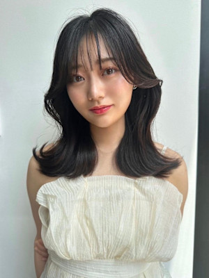 2030代人気スタイル☆似合わせくびれミディ