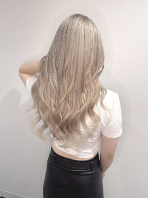 ホワイトベージュ