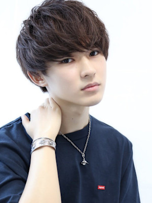 ナチュラル毛流れマッシュ ツーブロック 刈り上げ 天神大名