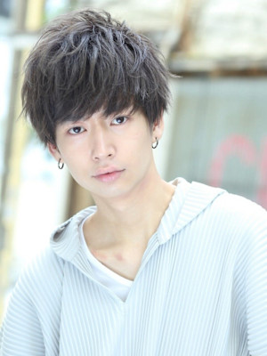 ラフライトショート ツーブロック 刈り上げ ラフ束 ラウンド