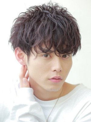 シャドウパーママッシュ スパイラル ツーブロック 刈り上げ