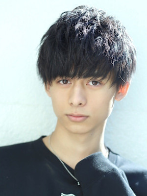 黒髪ラフショート ツーブロック 刈り上げ メンズサロン 福岡