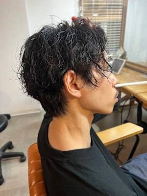 大人の色気漂うラフパーマ