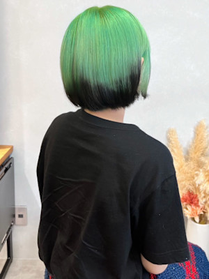 ルーツカラーライムグリーン＊ブリーチハイトーンカラーボブ