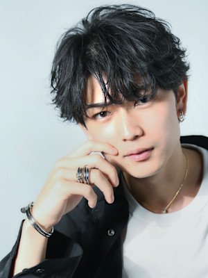 フェザーパーマ　フェザーショート　毛流れパーマ　マッシュ