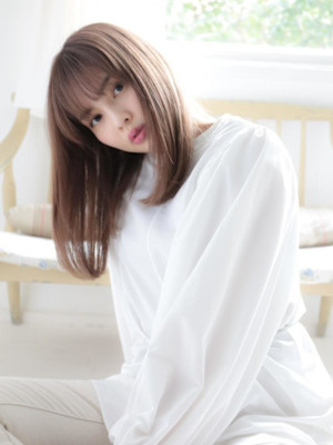 ナチュラルストレートスタイル