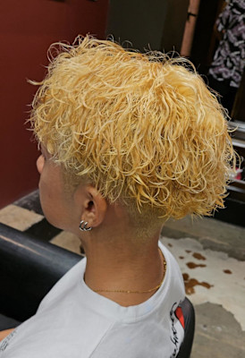 ブリーチ×波巻きパーマ