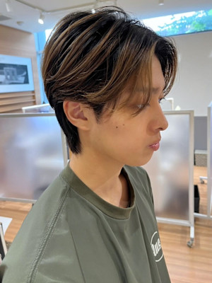 センターパート　ウルフ　カルマパーマ　アンブレラカラー