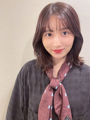 ブラウン ベージュカラー くびれ シースルーバング 外ハネ