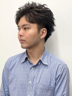 刈り上げショート　ツーブロック　ハーフアップバング　束感