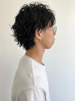 ナチュラルパーマ　無造作　マッシュウルフ　メンズカジュアル