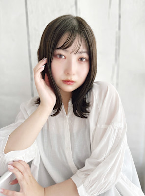 20代30代40代　髪質改善×黒髪外ハネ×シースルーバング