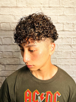 男ウケ抜群！カーリーパーマ