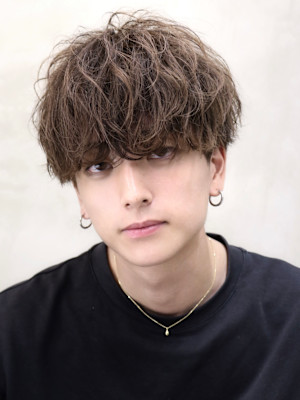 スパイラルパーマ　マッシュ　刈り上げ　無造作パーマ