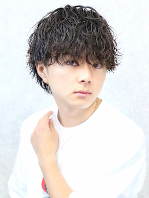 波巻きパーマ　マッシュウルフ　黒髪　人気　簡単　福岡　大名