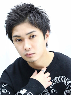 束感　ベリーショート　短髪　黒髪　爽やか　ビジネス　社会人