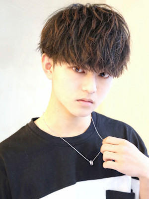 ソフトツイスト　無造作マッシュ　刈り上げ　緩めパーマ　簡単