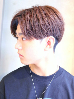 ナチュラルセンターパート　簡単　刈り上げ　ツーブロック　福岡