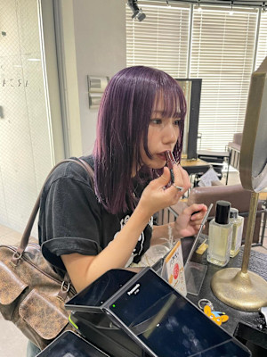 パープルカラー/顔まわりレイヤー/ハイトーン/ブリーチ