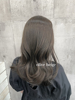 赤みをしっかり抑えたolive beige☆
