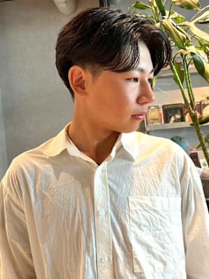 センターパート　ビジネス　眉カット　マッシュヘア　爽やか