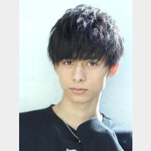 黒髪ラフショート ツーブロック刈り上げメンズサロン熊本