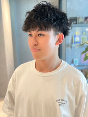 ツーブロック　マッシュスタイル　ニュアンスパーマ　くせ毛風