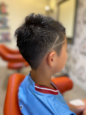 キッズ　スパイキーショート　ラインスタイル