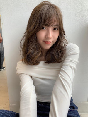 大人っぽいふんわりガーリーヘア