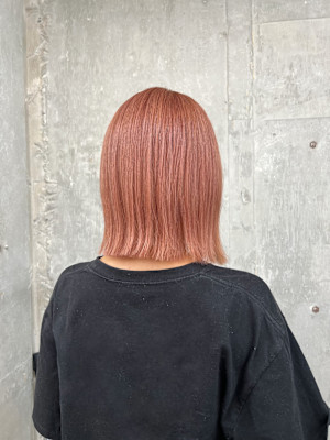 ピンクベージュ