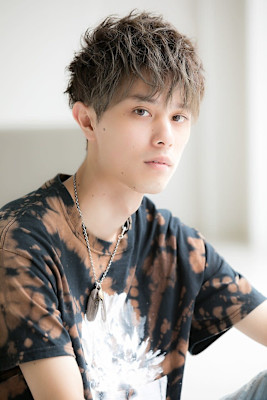 マッシュウルフツイストパーマコンマヘア七三オールバック