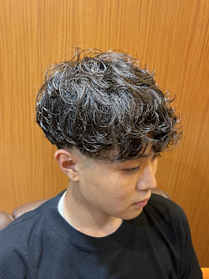 銀座　理容室　ナチュラルパーマ　スキンフェード