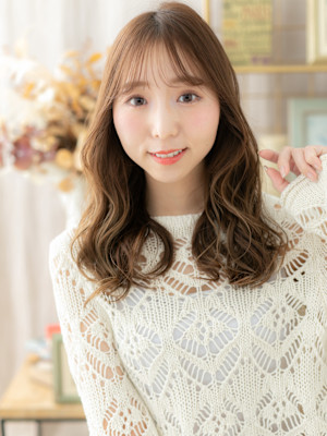 カーキベージュ外国人風小顔グラマラスロング　レイヤーロング