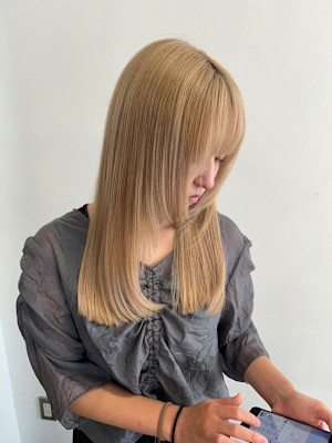 抜きっぱなしブロンドヘアー