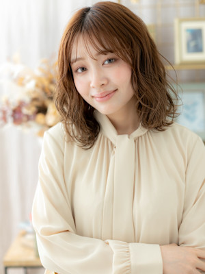 くせ毛風ウェットヘアゆるふわハイライト　ことりベージュ