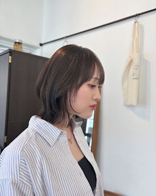 韓国くびれレイヤーボブ×オリーブグレー
