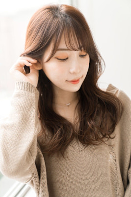 シースルー・ミディ波巻き・顔周りレイヤー・小顔韓国風スタイル