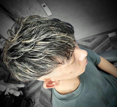 ハイライトメッシュカラー＋スキンフェードカット