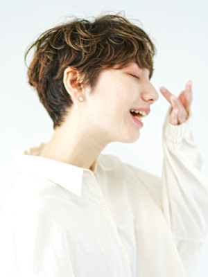 大人癖毛ショート