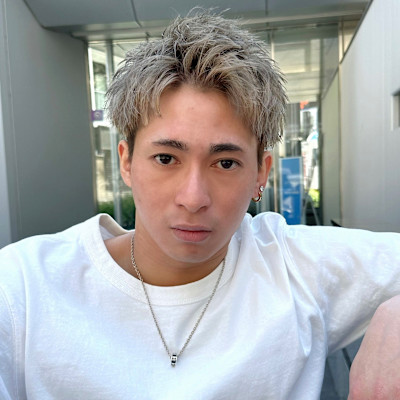 グレージュ/アップバングショート