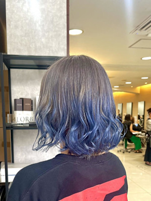 ブルーシルバーアッシュ透明感グラデーションカラー