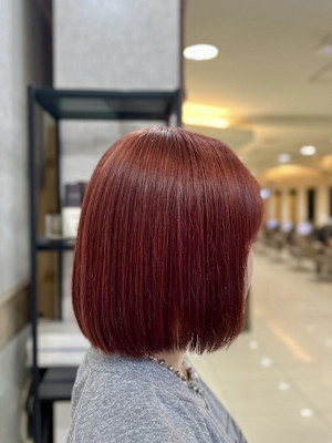 大人可愛い丸みボブワインレッドカラー