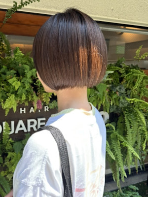 大人ショートボブ オリーブカラー 20代 30代 透明感